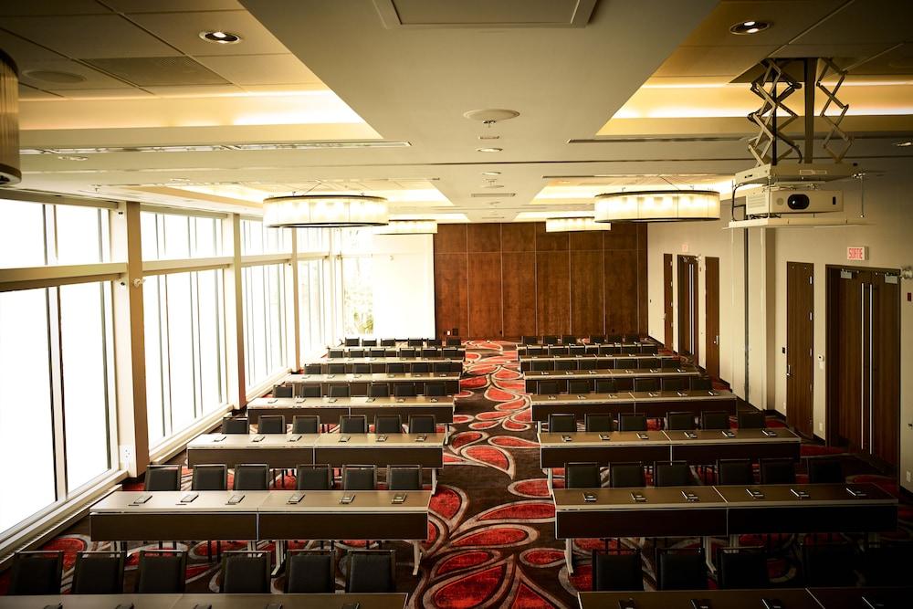 Otl Gouverneur شيربروك المظهر الخارجي الصورة The 10th floor of the Marriott Center