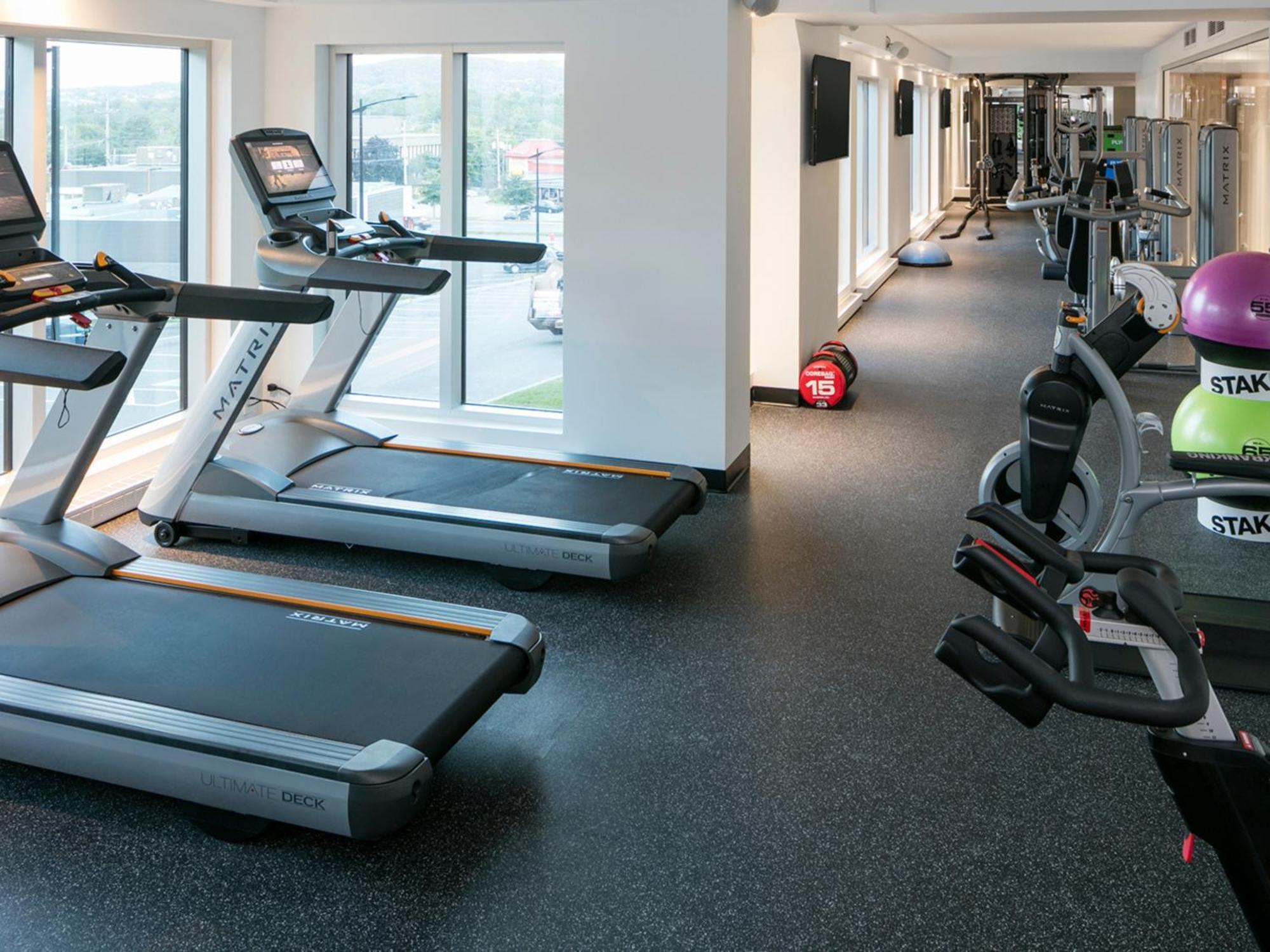 Otl Gouverneur شيربروك المظهر الخارجي الصورة The gym at the hotel