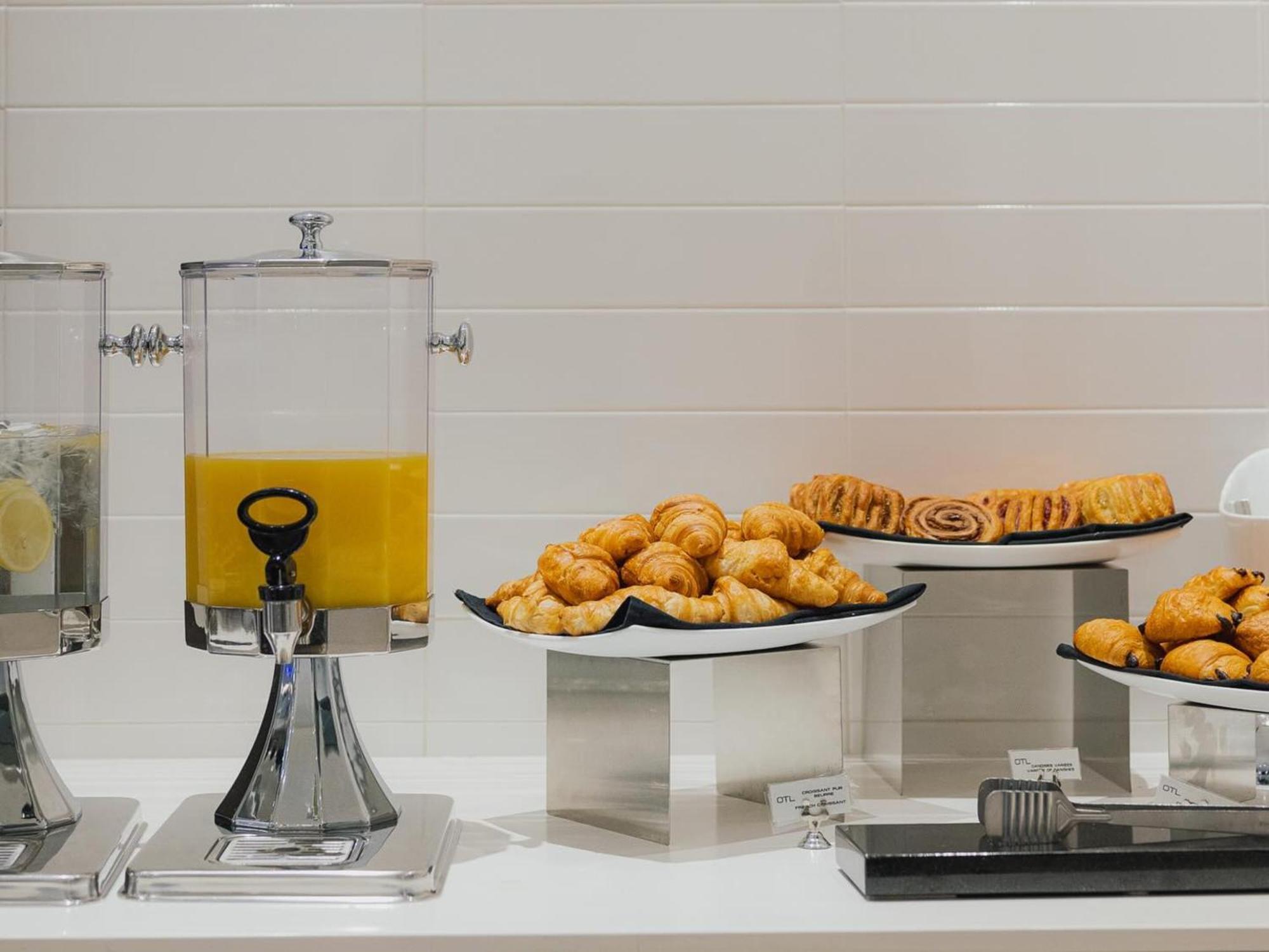 Otl Gouverneur شيربروك المظهر الخارجي الصورة A buffet at a hotel