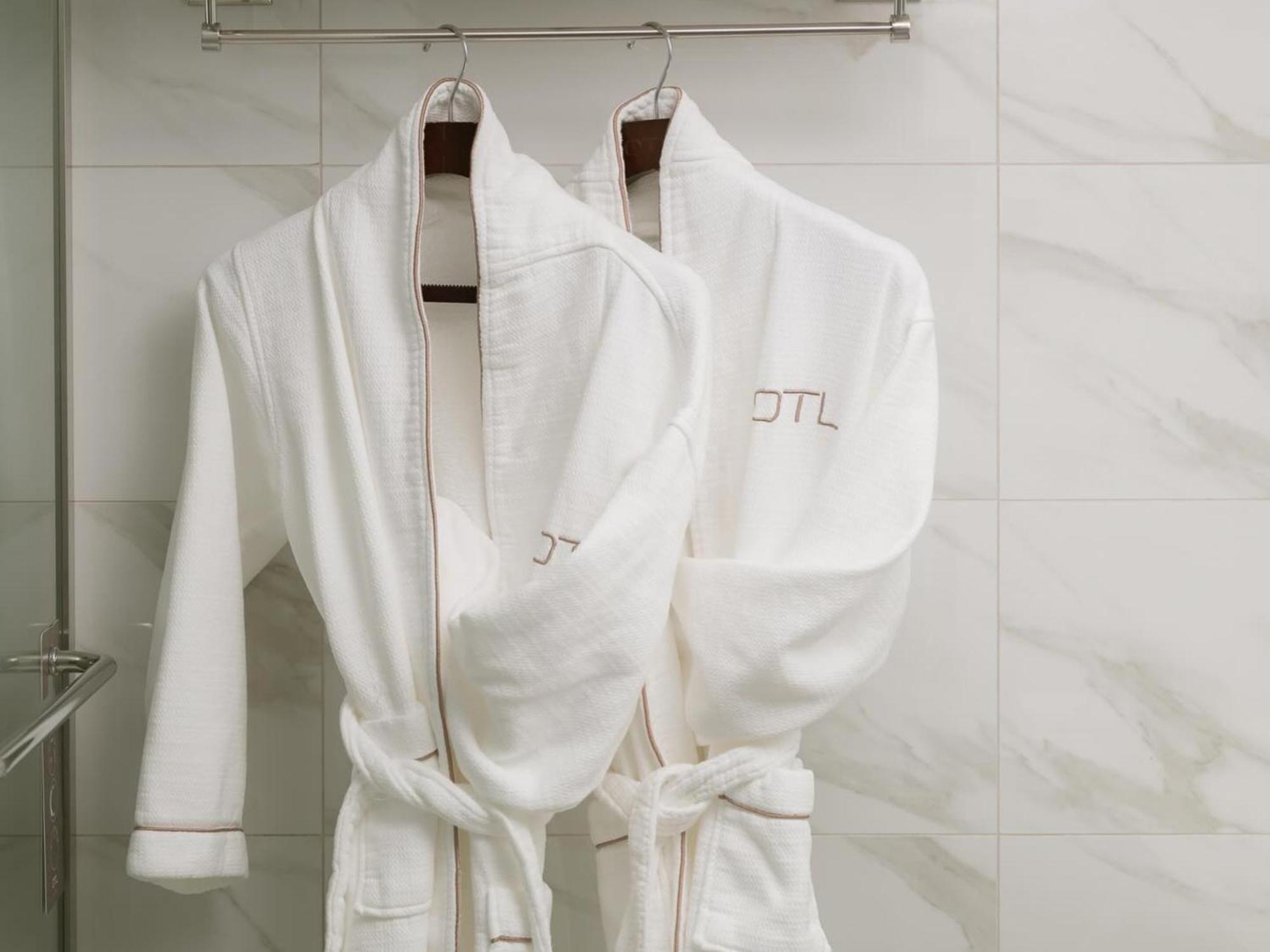 Otl Gouverneur شيربروك المظهر الخارجي الصورة Bathrobes